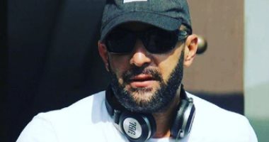 أحمد السقا يحيى ذكرى والده: "وحشتنى أوى يا أبو صلاح"