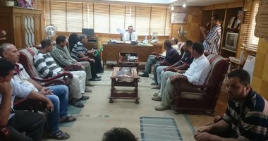 رئيس مدينة المحلة بالغربية يبحث مشاكل السائقين وعمال الجراج المركزى