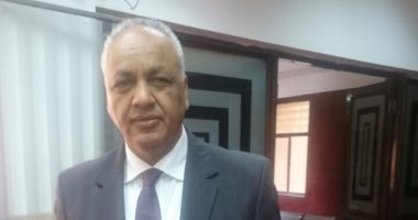 مصطفى بكرى يتقدم ببيان عاجل حول إشادة مجدى العجاتى بوزير التموين السابق