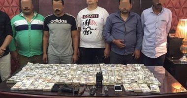 حبس مندوب شرطة و4 آخرين سرقوا مليون جنيه من سيارة شركة بالنزهة
