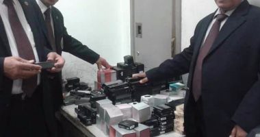 جمارك مطار القاهرة تضبط كمية من مستحضرات التجميل بحوزة راكب قادم من إيطاليا