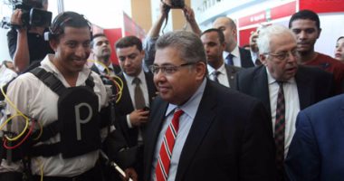 بالصور.. وزير التعليم العالى لـ"خريجى هندسة": "عاوزين نعلى ونوصل للإبداع"