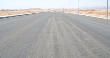 خلى بالك وانت طالع ونازل على الطريق الأوسط فى المنيا الجديدة.. اعرف السرعات