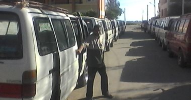 سائقو كفر الشيخ يضربون عن العمل لسواء حالة طريق قلين الحصة