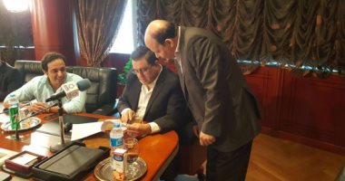 معتز الدمرداش وأمانى الخياط.. "لف وأرجع تانى"