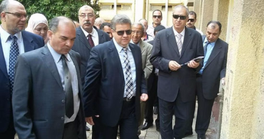 بالصور.. رئيس جامعة بنها يطالب أعضاء هيئة التدريس والطلاب بالحفاظ على الوطن