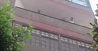 بالصور.. ننشر تفاصيل السيطرة على حريق شقتين سكنيتين فى المعادى