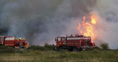1000 رجل إطفاء يشاركون فى إخماد حرائق بوردو "معقل صناعة النبيذ" فى فرنسا