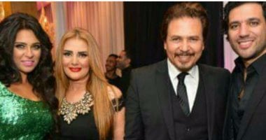 رانيا ياسين تنشر صورتها من زفاف حنان مطاوع مع زوجها محمد رياض