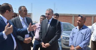 نائب وزير الإسكان يتفقد مشروع مساكن الروضة بالغردقة