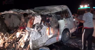 مصرع 3 أشخاص فى تصادم سيارتين على طريق الوادى الجديد 