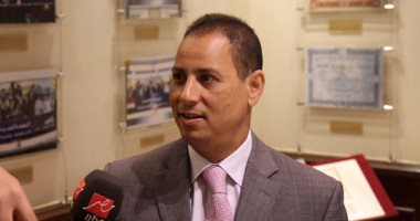 بالصور.. محمد عمران ورئيس موبكو يفتتحان جلسة تداول الشركة بالبورصة المصرية