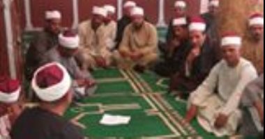 أوقاف أبو تشت بقنا تجتمع بالأئمة للتحضير لصلاة العيد