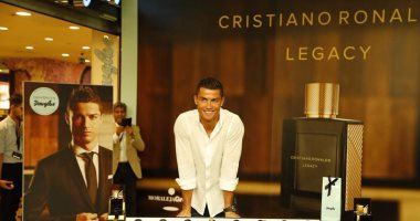 بالفيديو..  رونالدو يحضر حفل تدشين "العطر الجديد" بمدريد