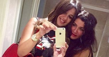 ياسمين عبد العزيز وغادة عادل "الحب كله" على إنستجرام