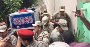 بالصور.. تشييع جثمان المجند محمد فتوح شهيد سيناء بمسقط رأسه فى الدقهلية
