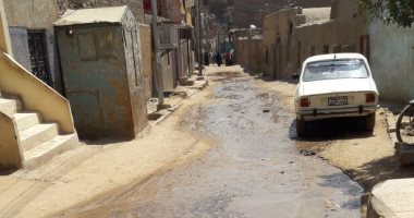 أهالى منطقة "السماد" بأسوان يشكون من تكرار طفح مياه المجارى