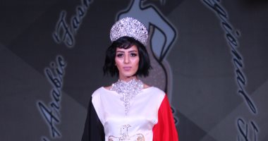 بالصور.. شاهدى أحدث تصميمات مى محى لفساتين السهرة والسواريه