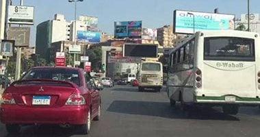 تحويلة مرورية بسبب اصطدام سيارة نقل بالحاجز الخرسانى لطريق إسكندرية الزراعى