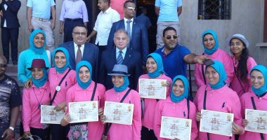 رئيس جامعة الإسكندرية يستقبل الطالبات الفائزات بالمركز الأول بمسابقة أسبوع الطالبات