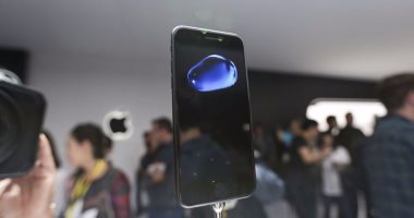 نفاد نسخ "Jet Black" من آيفون 7 بعد إتاحتها للحجز المسبق بدقائق