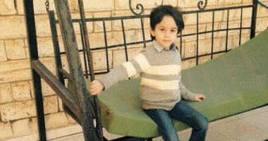 بالفيديو والصور.. طفل موهوب فى تنس الطاولة داخل نادى الزمالك