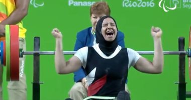 "رحاب أحمد" بطلة فضية الأثقال ترند على تويتر.. ومغردون:"الإعاقة فى العقول"