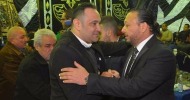 أحمد العيسوى يتلقى عزاء أسرته بمسجد عمر مكرم اليوم