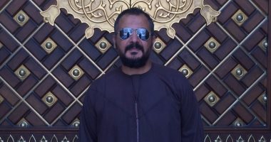 الملحن وليد سعد يصل الأراضى المقدسة لأداء فريضة الحج