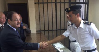 وزير الداخلية يكافىء 972 من رجال الشرطة المتميزين