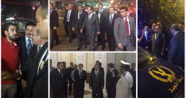 بالصور..وزير الداخلية يفاجئ الأكمنة الأمنية بالقاهرة والجيزة قبل احتفالات عيد الأضحى.. عبد الغفّار يشدد على اليقظة ويشيد بانتشار القوات.. الشباب يلتقطون معه الـ"سيلفى".. وسيدة:ربنا يقويك على المجرمين