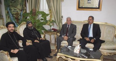 بالصور.. وفد من كاتدرائية السمائيين بشرم الشيخ يهنئ المحافظ بعيد الأضحى