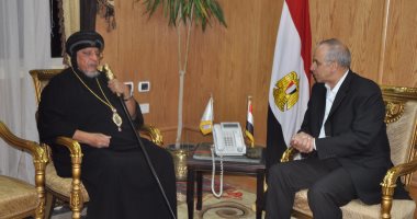أسقف كنائس الوادى الجديد يهنئ المحافظ والمسلمين بعيد الأضحى