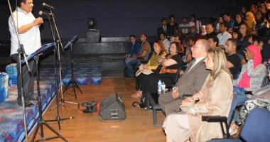 بالصور.. وزير الثقافة يشهد عرض "غنا مصرى" بمركز الإبداع الفنى