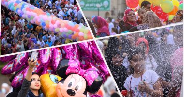 بالصور..  "تكبير" و"سيلفى" و"بلالين" فى مساجد المحروسة أول أيام العيد