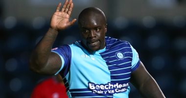 أقوى لاعب كرة قدم فى "فيفا 17" يشكر الدجاج على وجوده فى هذا المركز