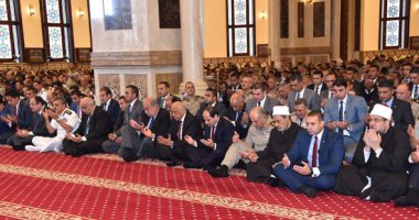 الرئيس السيسى يغادر مسجد المشير بعد أداء صلاة عيد الأضحى