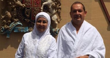 السفير البريطانى بالسعودية يؤدى مناسك الحج بصحبة زوجته بعد إشهار إسلامه 