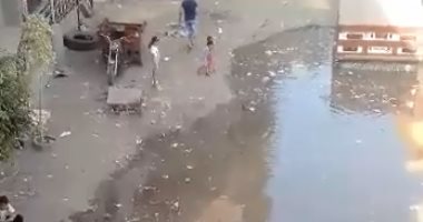 انكسار ماسورة مياه تتسبب فى غرق عزبة الناموس بالغربية