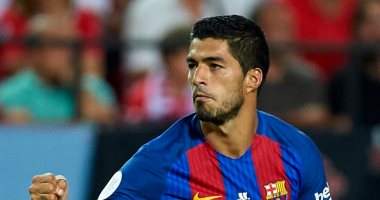 بالفيديو.. برشلونة يتقدم على خيخون بثنائية سواريز ورافينيا