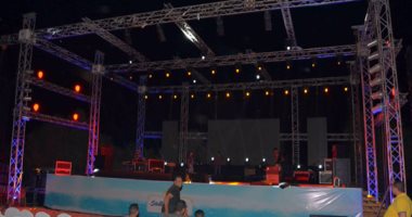 بالصور..تجهيزات ضخمة لحفل نانسى عجرم فى العين السخنة