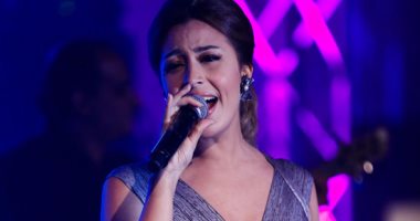 جنات تبدأ حفل تنشيط السياحة بالغردقة بأغنية "عايزة أقرب"