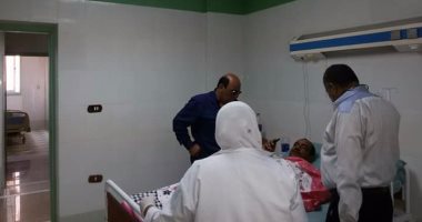 بالصور..مدير الصحة بالشرقية يزور المصابين فى انفجار أنبوبة بوتاجاز