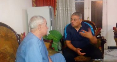 بالصور والفيديو.. مدرب طنطا يرد الجميل لمدربه السابق بعد إصابته بوعكة صحية