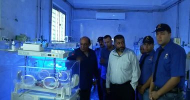 مدير مديرية "الصحة" بالشرقية يحيل 3 أطباء للتحقيق خلال جولة بالمستشفيات 