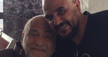 بالصورة.. الصدفة تجمع وليد سعد والمايسترو خالد فؤاد فى الحج