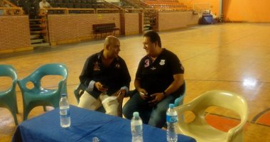 نائب رئيس الزمالك يشرف على توزيع تذاكر مباراة الوداد