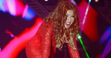 اليوم.. سميرة سعيد تعود للقاهرة بعد نجاح حفلها بالعين السخنة