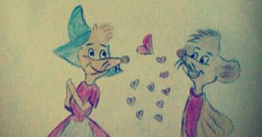 بالصور.. طالبة تشارك بلوحات تظهر موهبتها فى الرسم 