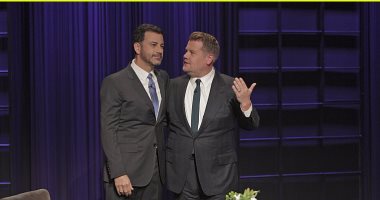 بالفيديو.. جيمى كيميل يلعب مع جيمس كوردن فى برنامج The Late Late Show